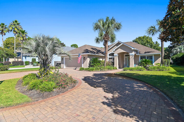Property Photo:  285 Tequesta Drive  FL 32541 