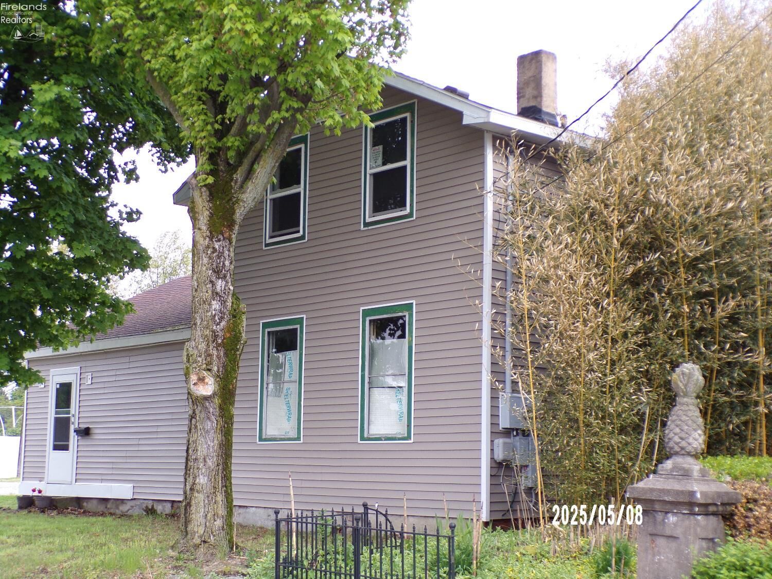 Property Photo:  118 E Buckeye Street  OH 43410 