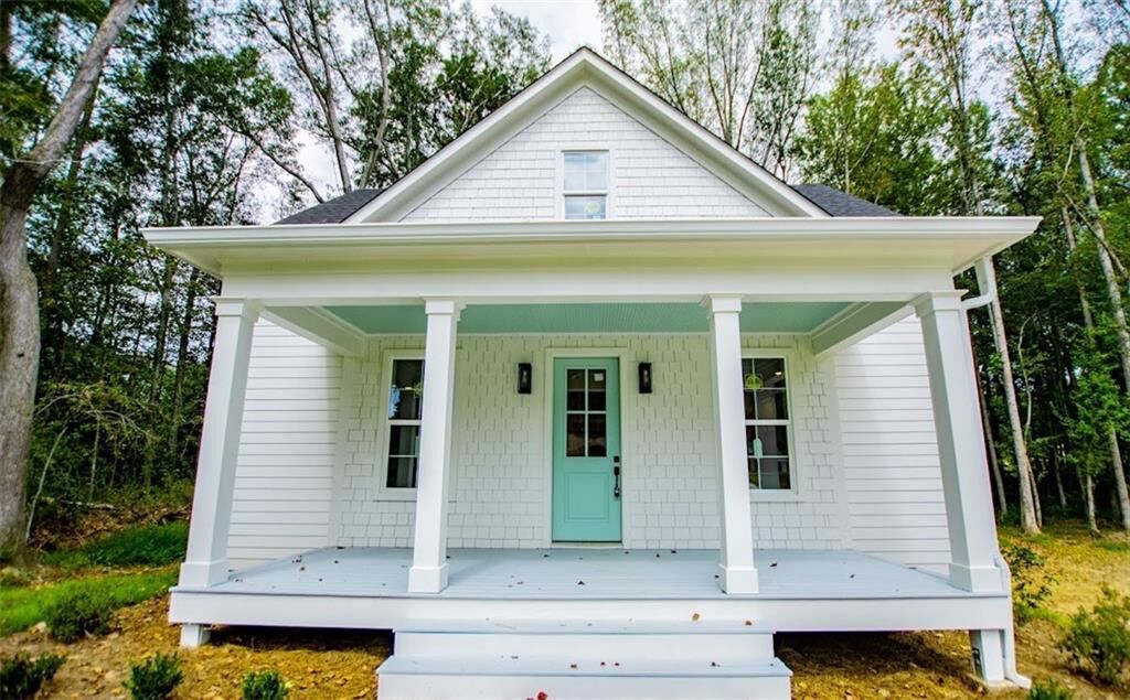 Property Photo: 473 West Avenue GA 30108