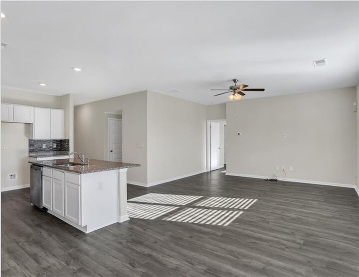 Property Photo: 2407 Pelham Pass GA 30019