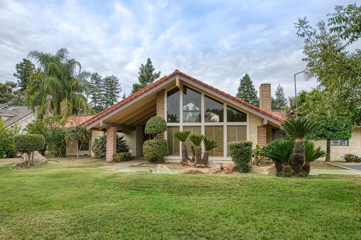 Property Photo:  5453 E Butler Avenue  CA 93727 