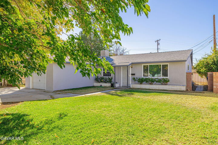 Property Photo:  45309 Newtree Avenue  CA 93534 