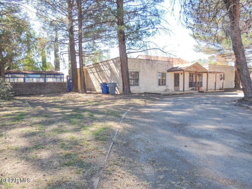 Property Photo:  1067 Esplanada Circle  TX 79932 