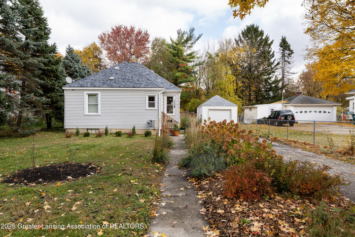 Property Photo:  1620 Comfort Street  MI 48915 