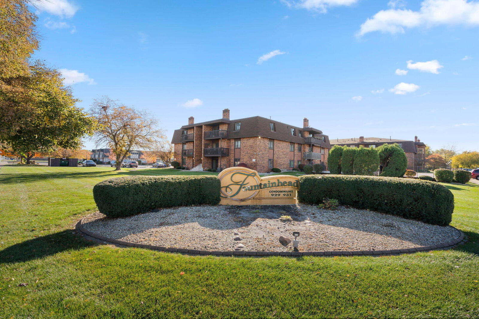 Property Photo:  929 W Glen Park Avenue 304  IN 46319 