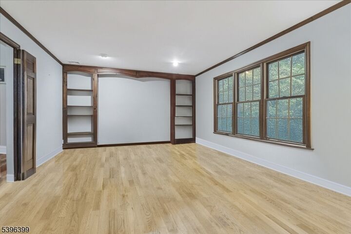 Property Photo: 240 Ottowa Ln NJ 07417