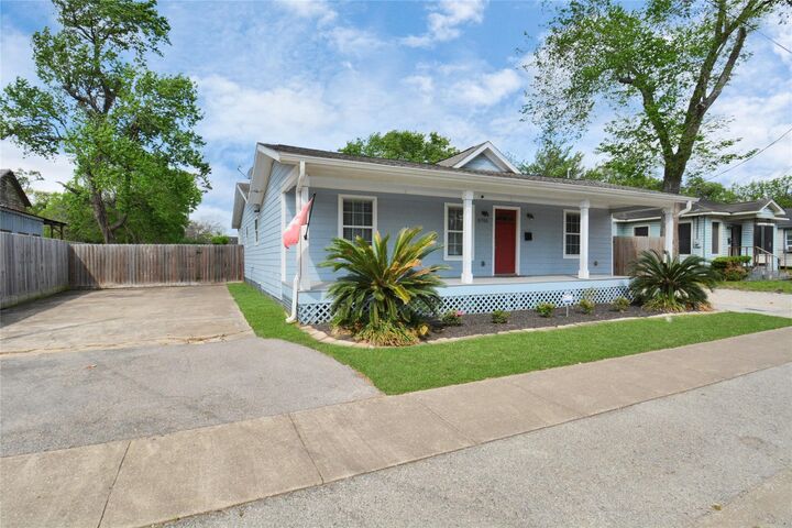 Property Photo:  5705 Cochran Street  TX 77009 