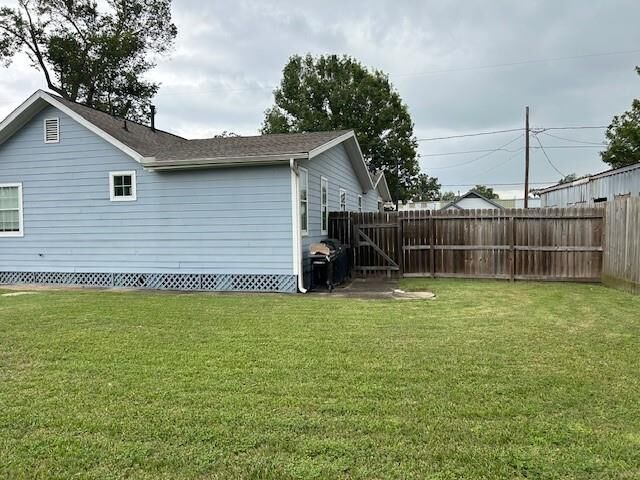 Property Photo: 5705 Cochran Street TX 77009