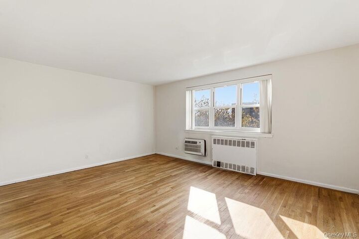 Property Photo:  153-25 88th Street 4N  NY 11414 