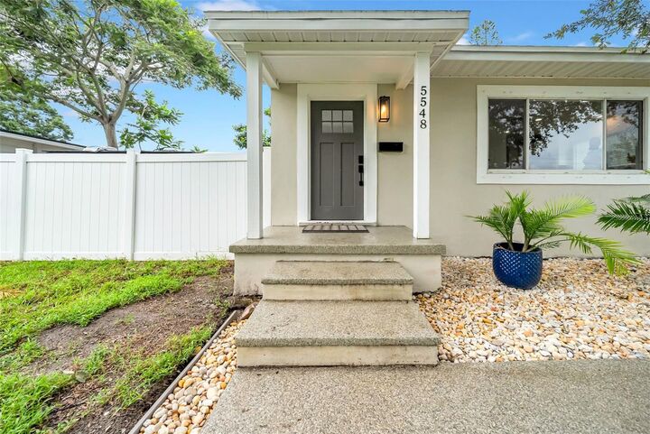 Property Photo:  5548 Dartmouth Avenue N  FL 33710 