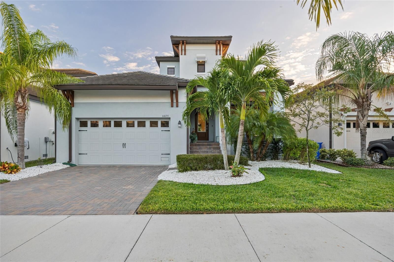 Property Photo:  1025 Seagrape Drive  FL 33570 