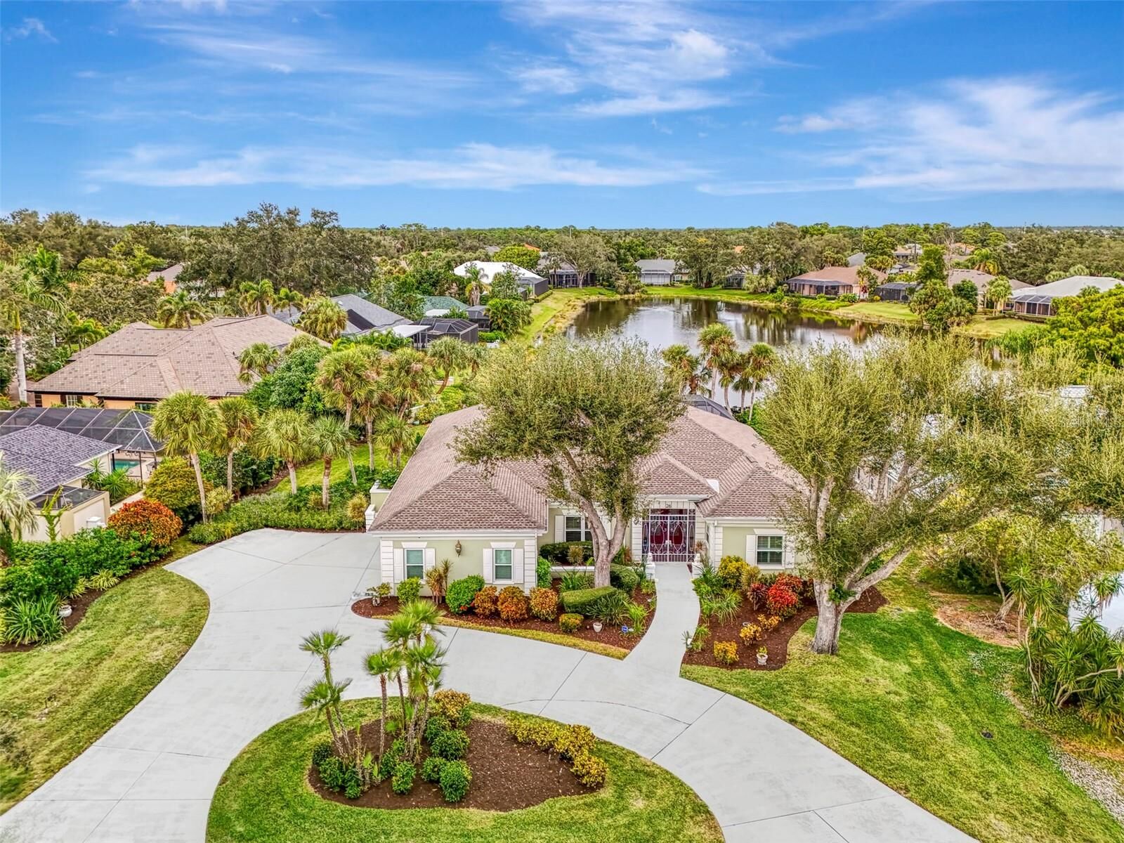 Property Photo: 26 Golf View Drive FL 34223
