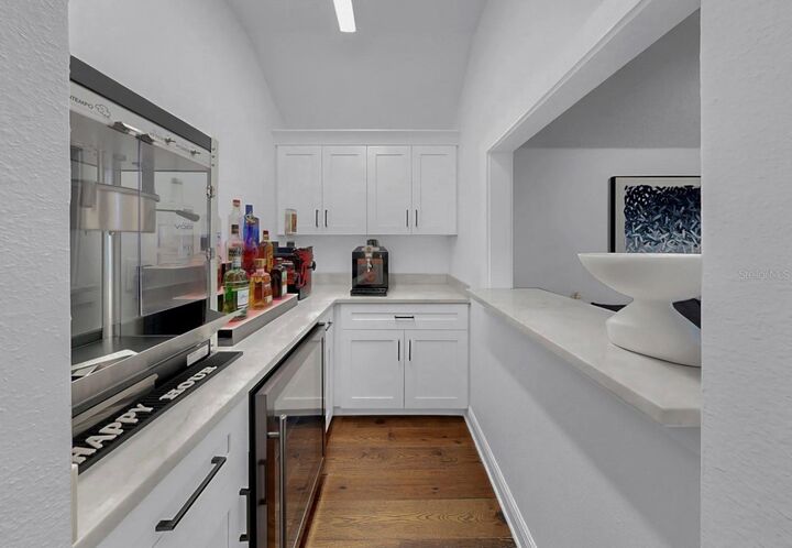 Property Photo: 609 Manns Harbor Drive FL 33572