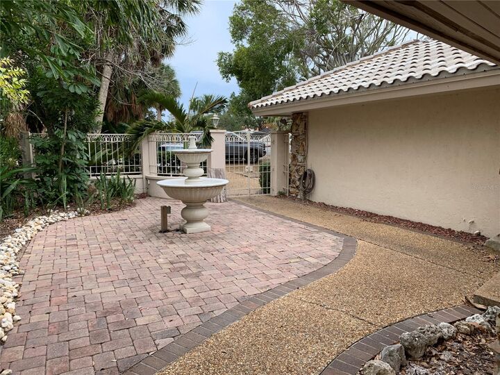 Property Photo: 4839 Primrose Path FL 34242