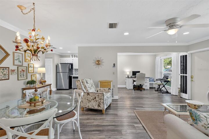 Property Photo: 4207 34th Avenue Drive W 4207 FL 34205