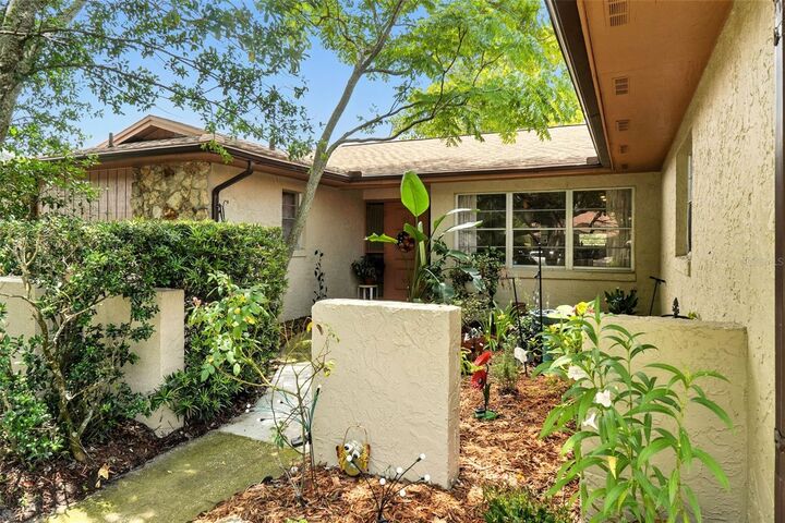 Property Photo:  6135 Hardrock Circle  FL 32819 