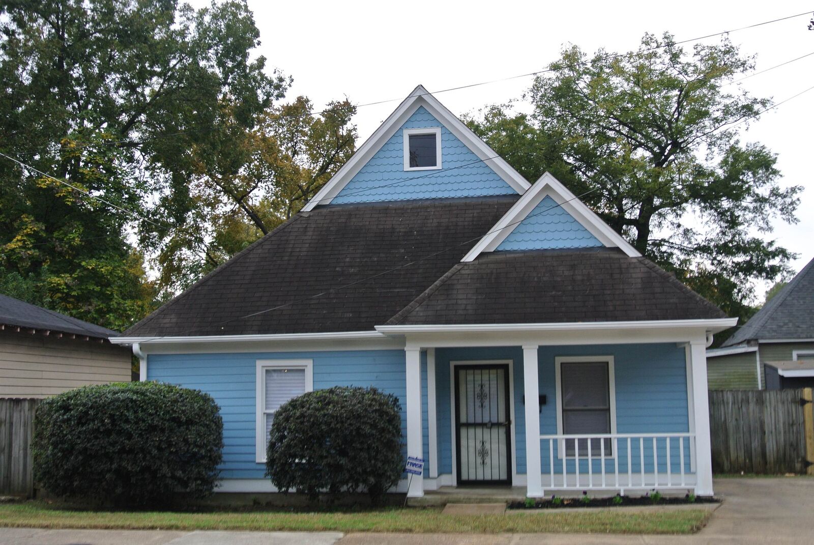 Property Photo: 2235 Walker St TN 38104