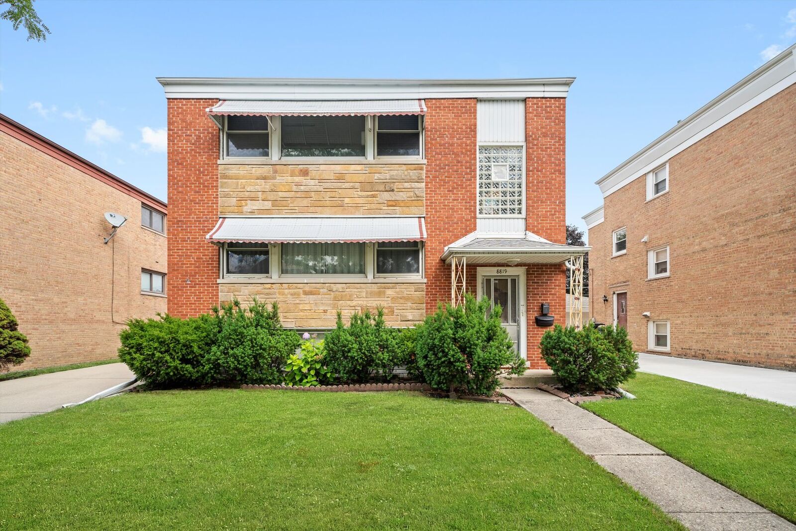 Property Photo:  8819 N Wisner Street 1  IL 60714 