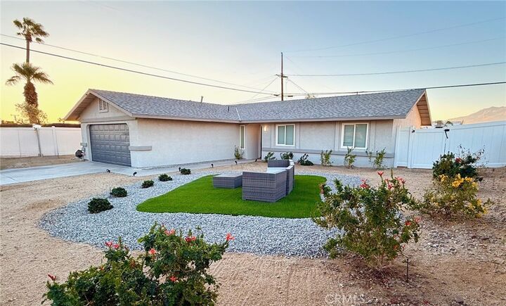 Property Photo:  373 W Avenida Cerca  CA 92262 