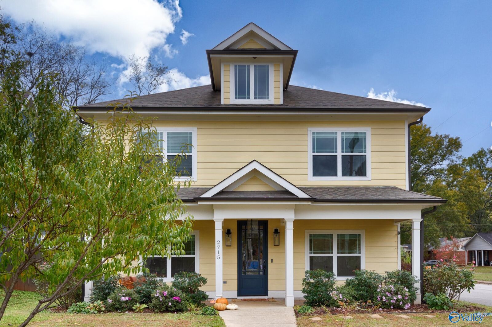 Property Photo: 2715 7th Avenue SW AL 35805