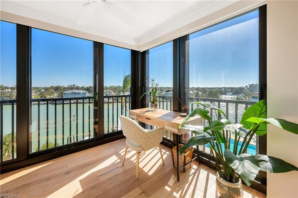 Property Photo: 2400 Gulf Shore Blvd N 501 FL 34103