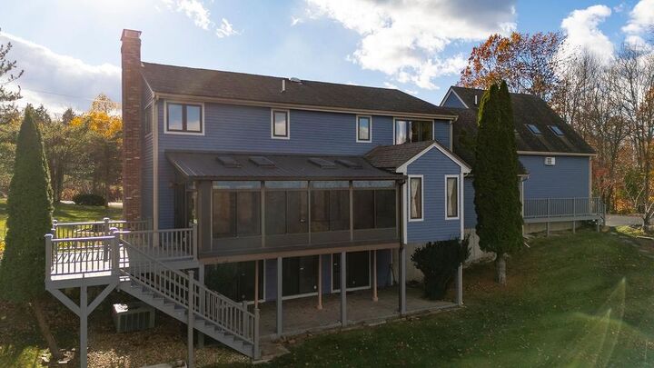 Property Photo:  8 Longview Drive  NH 03304 