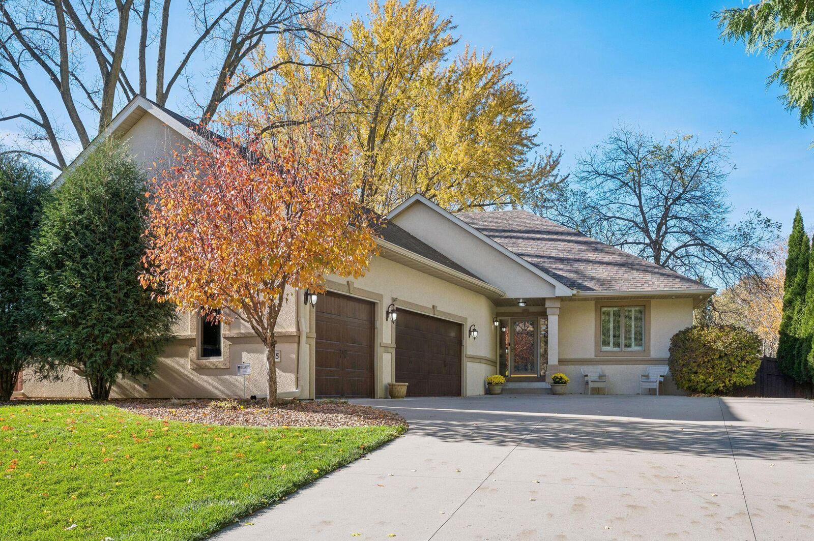 Property Photo: 445 Niagara Lane N MN 55447