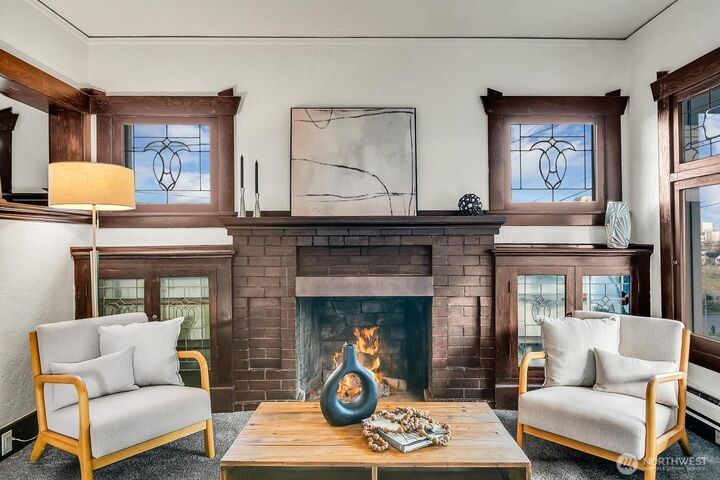 Property Photo: 408 NE 50th Street WA 98105