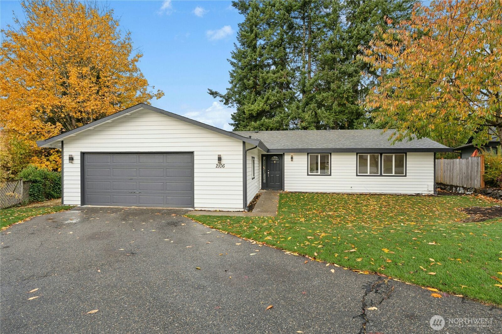 Property Photo: 2106 SE 20th Court WA 98055