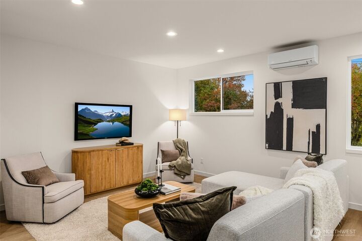 Property Photo: 2103 SW Genesee Street WA 98106