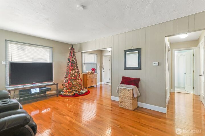 Property Photo:  2315  Mountain View Avenue W  WA 98466 