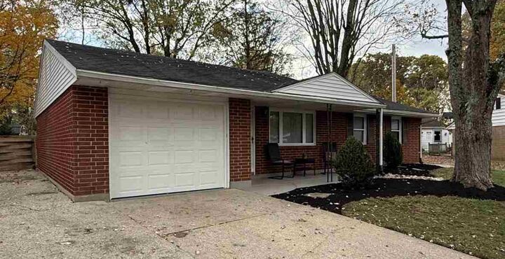 Property Photo:  2501 Willow Drive  IN 47374 