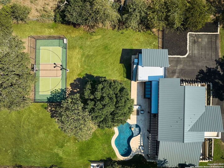 Property Photo:  353 Lakeview Blvd  TX 78130 