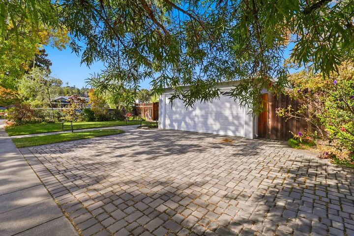 Property Photo: 516 Middlesex Road CA 94002