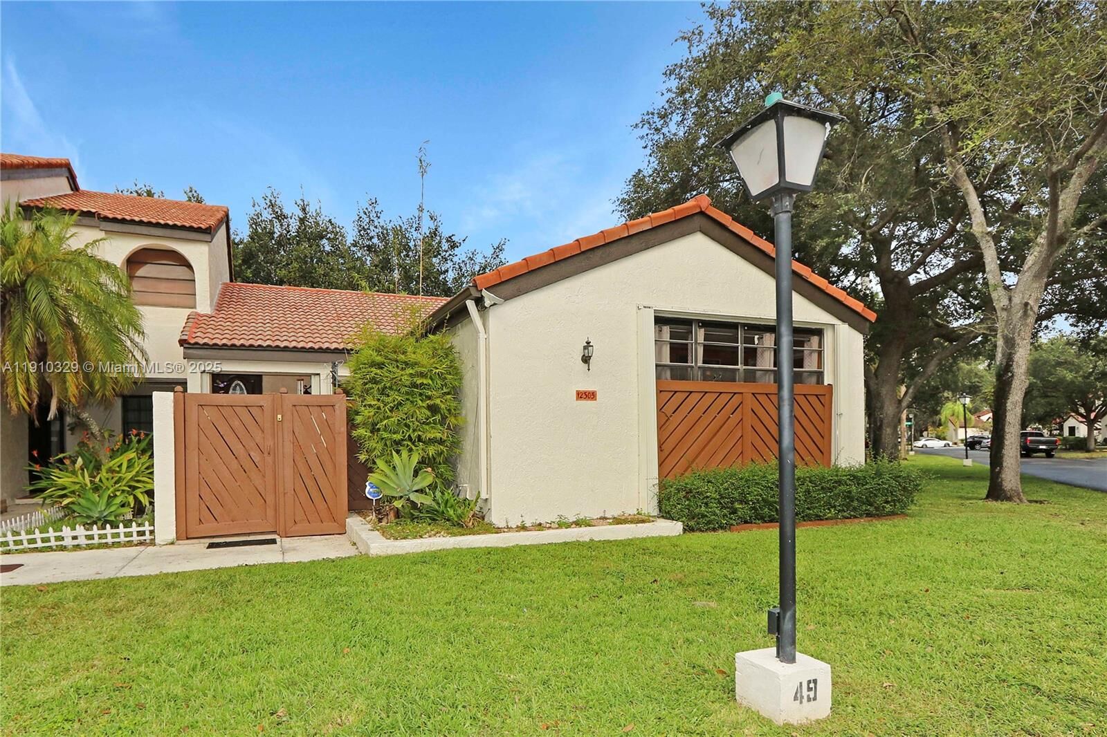 Property Photo: 12305 SW 94th Ter FL 33186