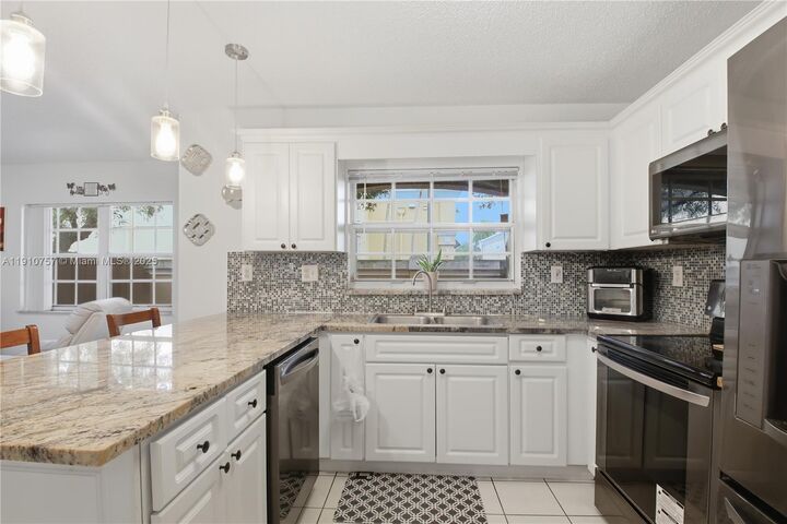 Property Photo: 7141 SW 158th Ct 7141 FL 33193