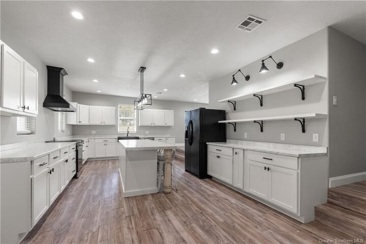 Property Photo:  1613 West Street  LA 70668 