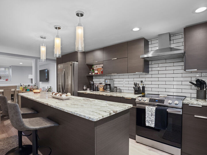 Property Photo:  5 Hundley Court Ll  CT 06902 