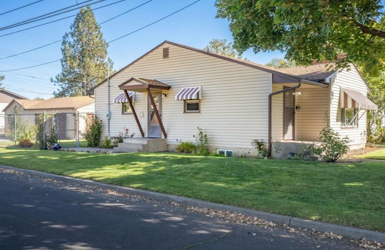 Property Photo:  603 E Columbia Ave  WA 99208 