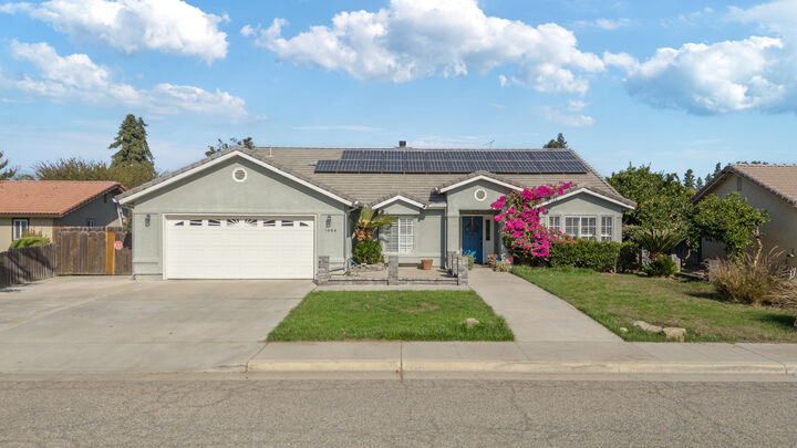 Property Photo: 1644 McComb Avenue CA 93257