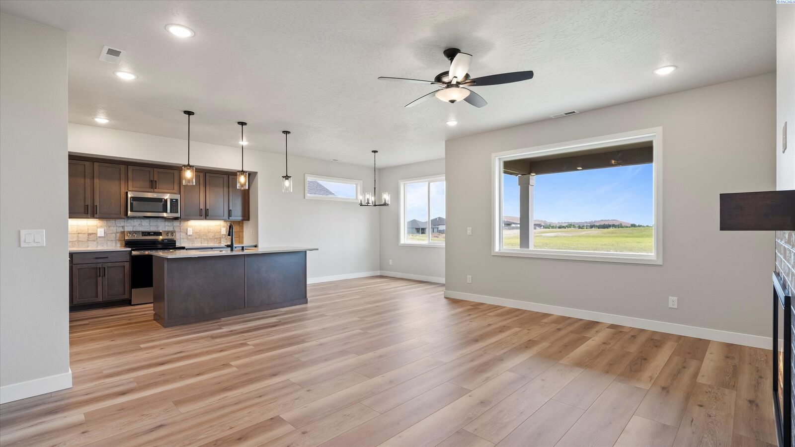 Property Photo:  2956 Tarragon Avenue  WA 99352 