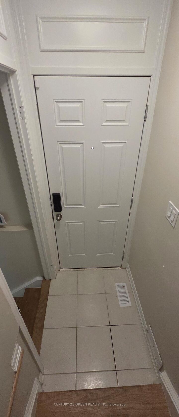 Property Photo:  560 Boyd Lane Bsmt  ON L9E 1W6 