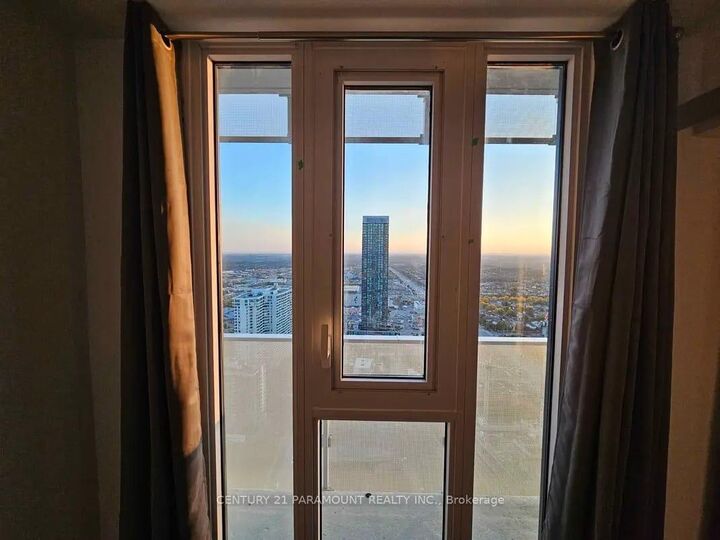 Property Photo:  3883 Quartz Road 3610  ON L5B 0M4 