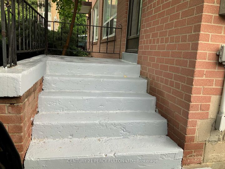 Photo de la propriété:  22 Mill Street Main  ON L3P 1K9 