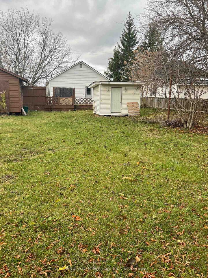 Property Photo:  219 Spruce Street  ON L9Y 3G9 