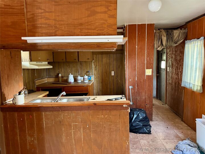 Property Photo: 905 S Garfield Ave Avenue OK 74467