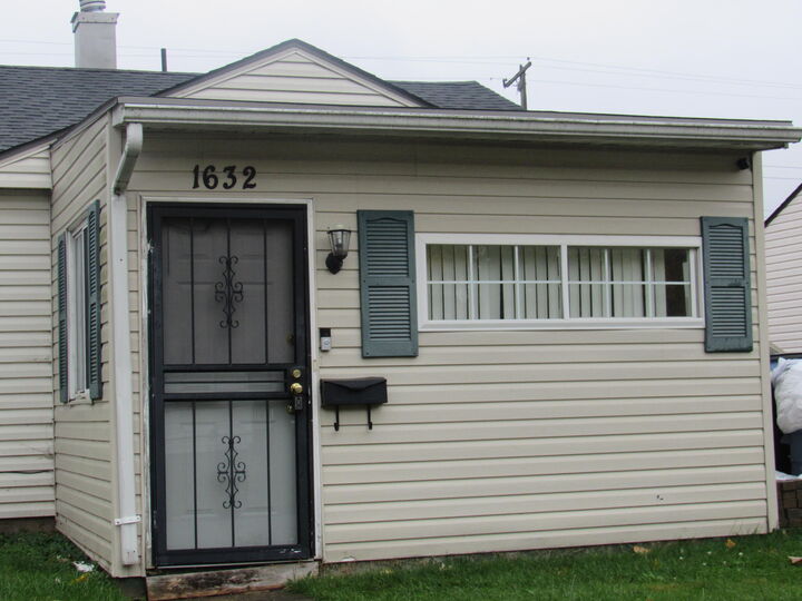 Property Photo: 1632 Springmont Avenue OH 45506