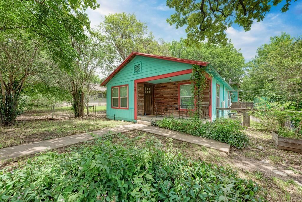 Property Photo: 1407 Leona Street A TX 78702