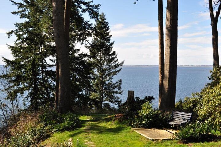 Property Photo: 1515 126A Street BC V4A 1K1