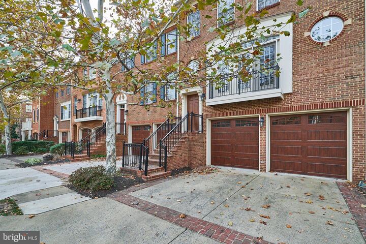 Property Photo:  121 Herndon Mill Circle  VA 20170 